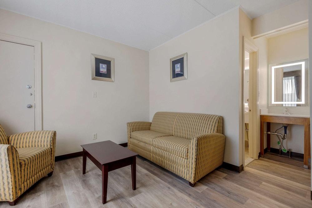 Quality Inn & Suites New Hartford - Utica photo 25