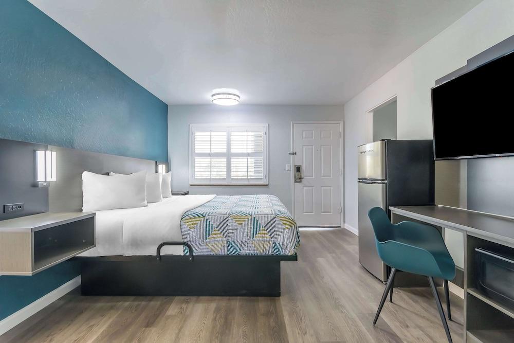 Studio 6 Suites Madera, California - Yosemite photo 16