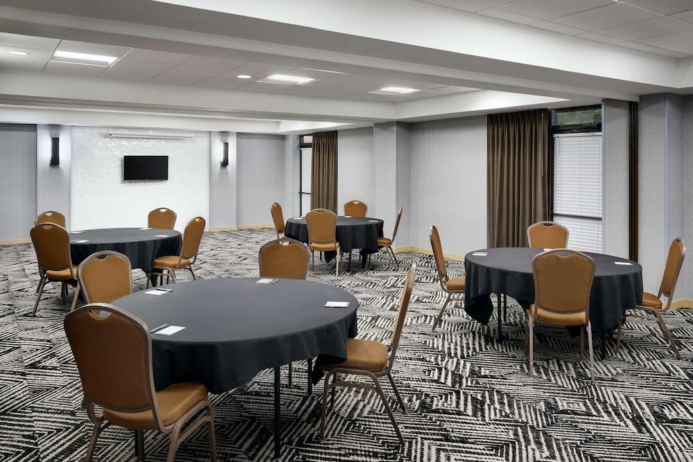 Hyatt Place Greensboro photo 18
