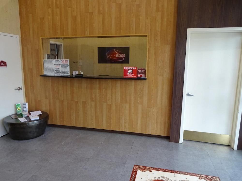 Hotel Bliss photo 2