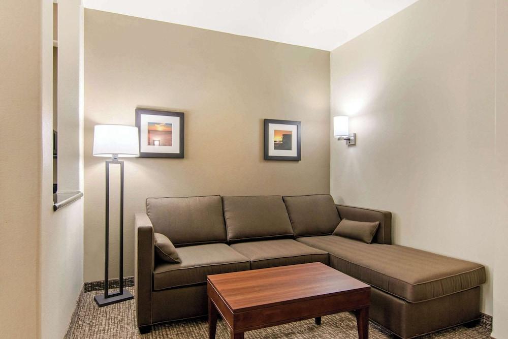 Comfort Inn & Suites Independence photo 23