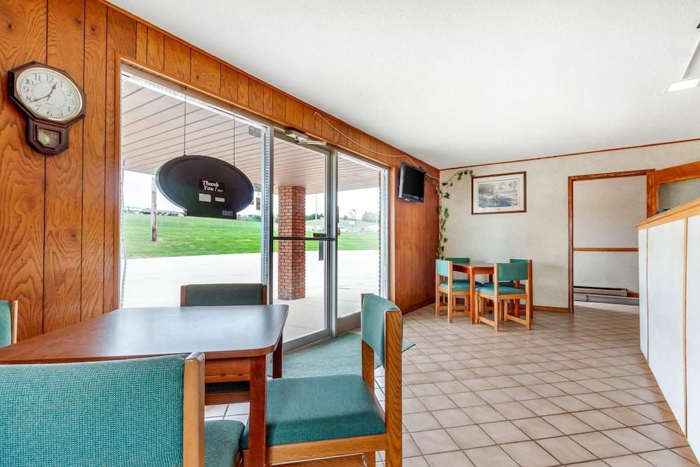 Rodeway Inn Blair photo 38