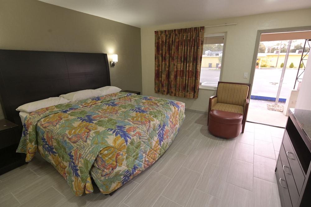 Deluxe Inn photo 4