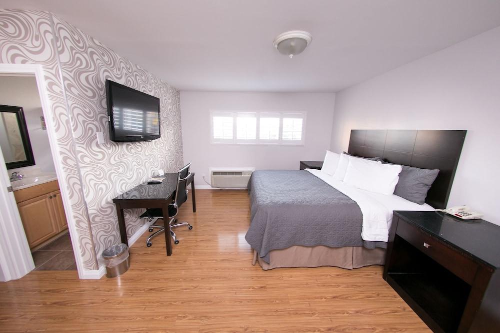 Metropolitan Inn & Suites photo 11
