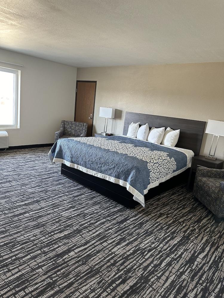Super 8 by Wyndham Grand Island South photo 22
