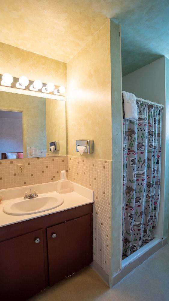 Triangle Motel photo 14