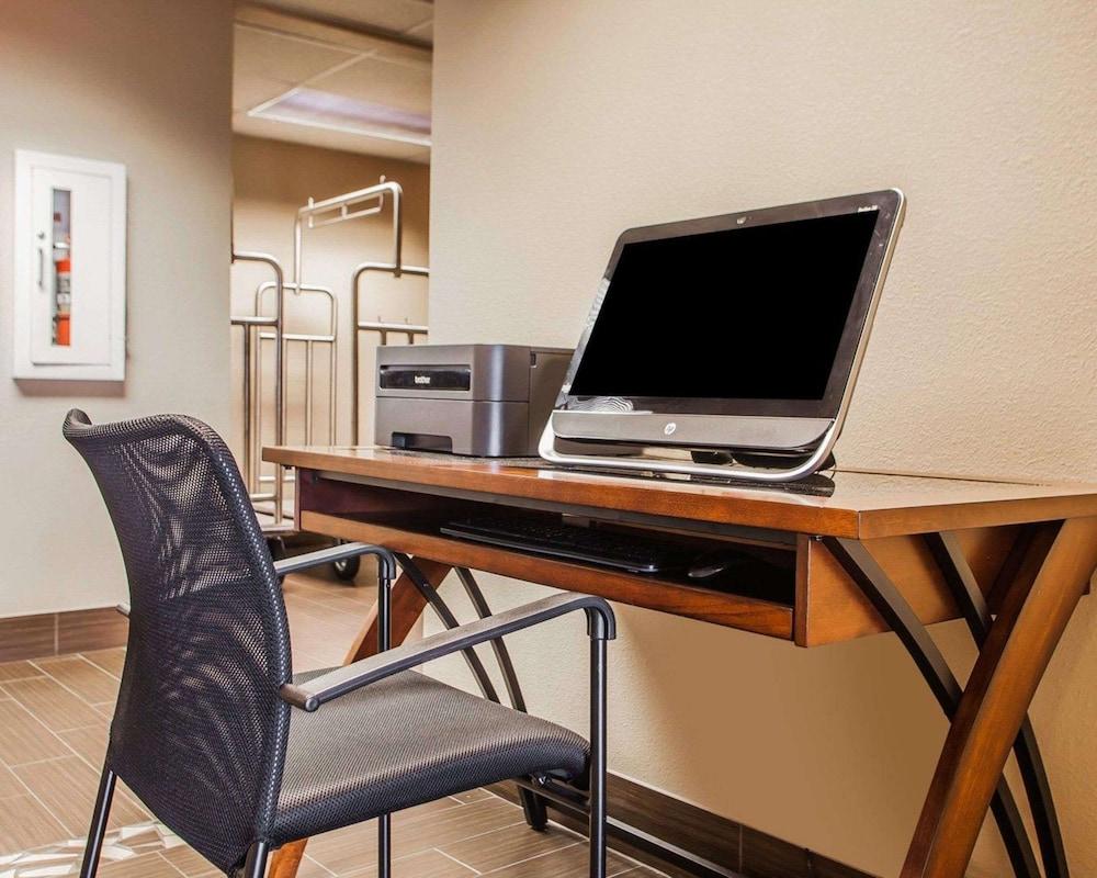 Comfort Inn Marshalltown South photo 31