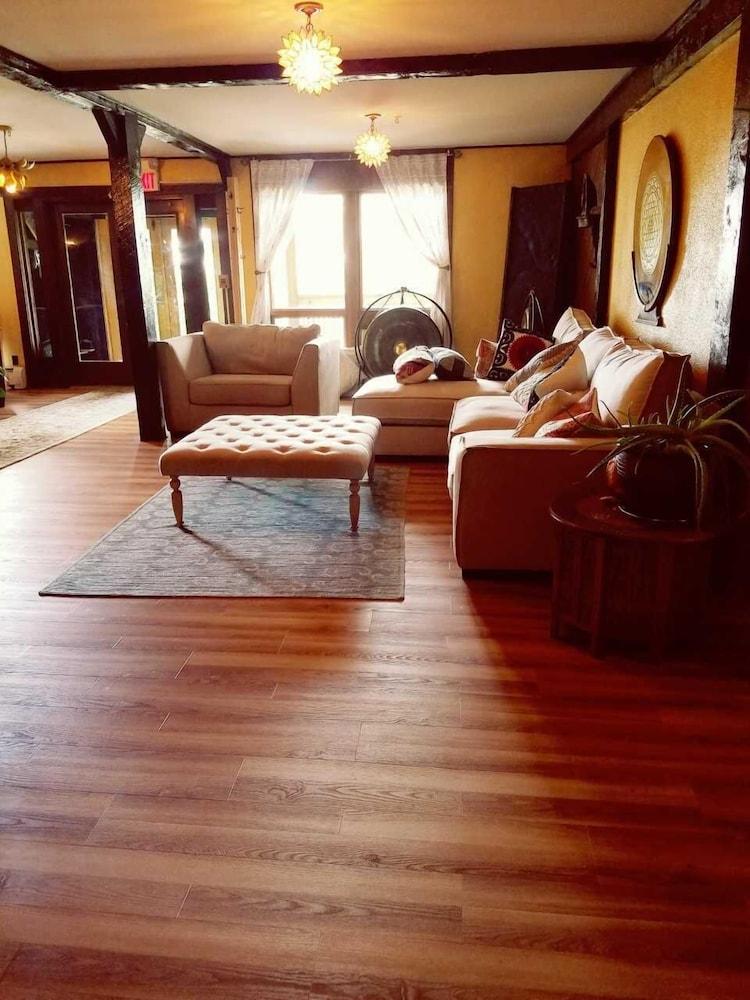 Lotus Mountain Retreat photo 10