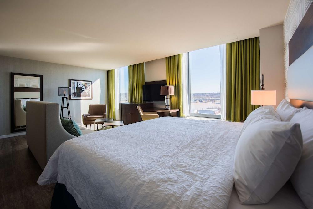 Hampton Inn & Suites Washington DC-Navy Yard photo 17