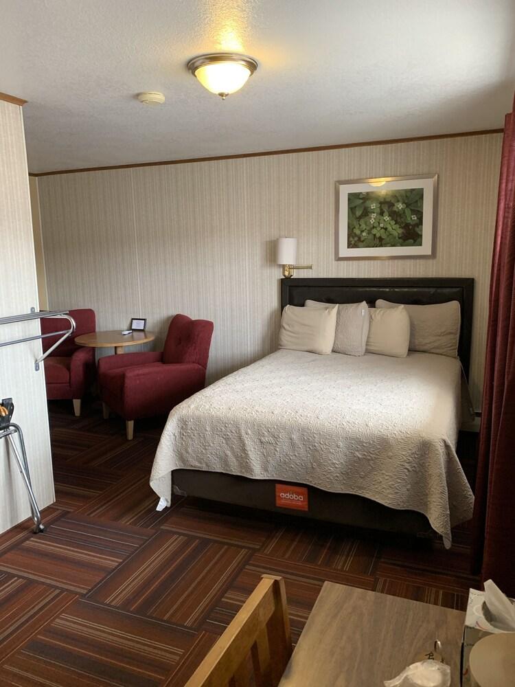 Adoba Hotel Naubinway photo 10