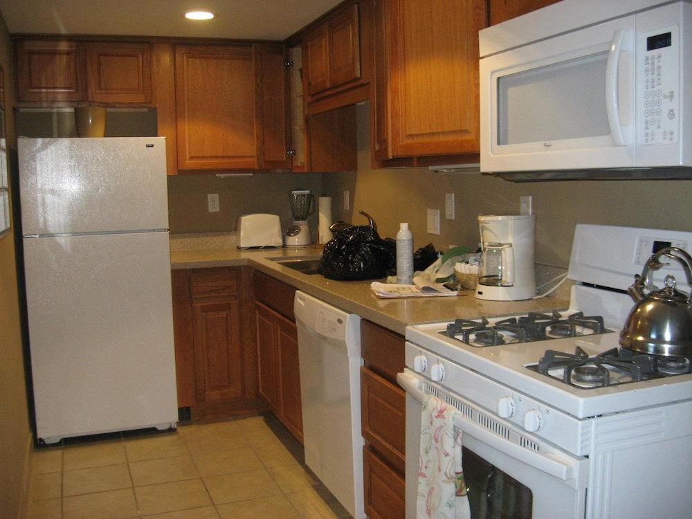 Beachcomber Inn photo 45