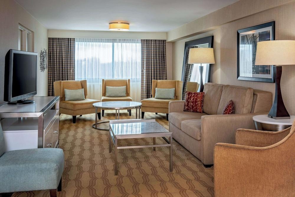 Embassy Suites by Hilton Boston Waltham photo 36