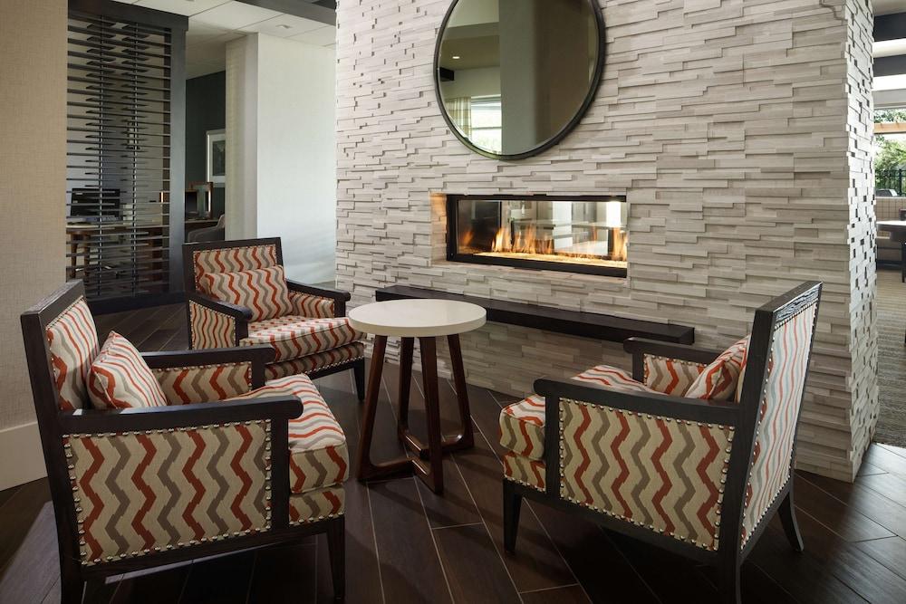 Homewood Suites by Hilton Teaneck Glenpointe photo 2