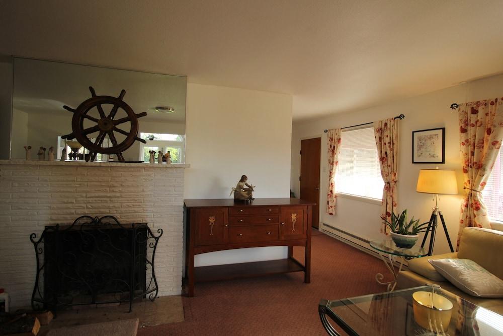 Mariner's Cove Inn photo 34