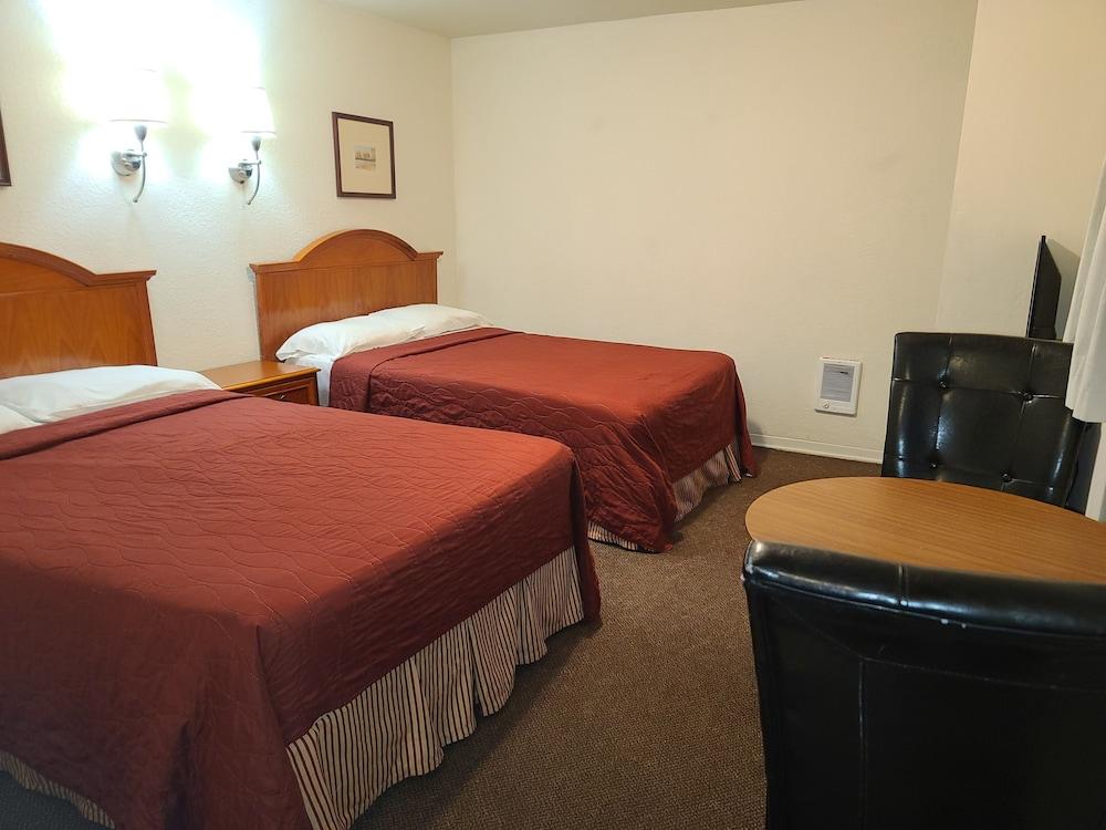Bigfoot Motel photo 2