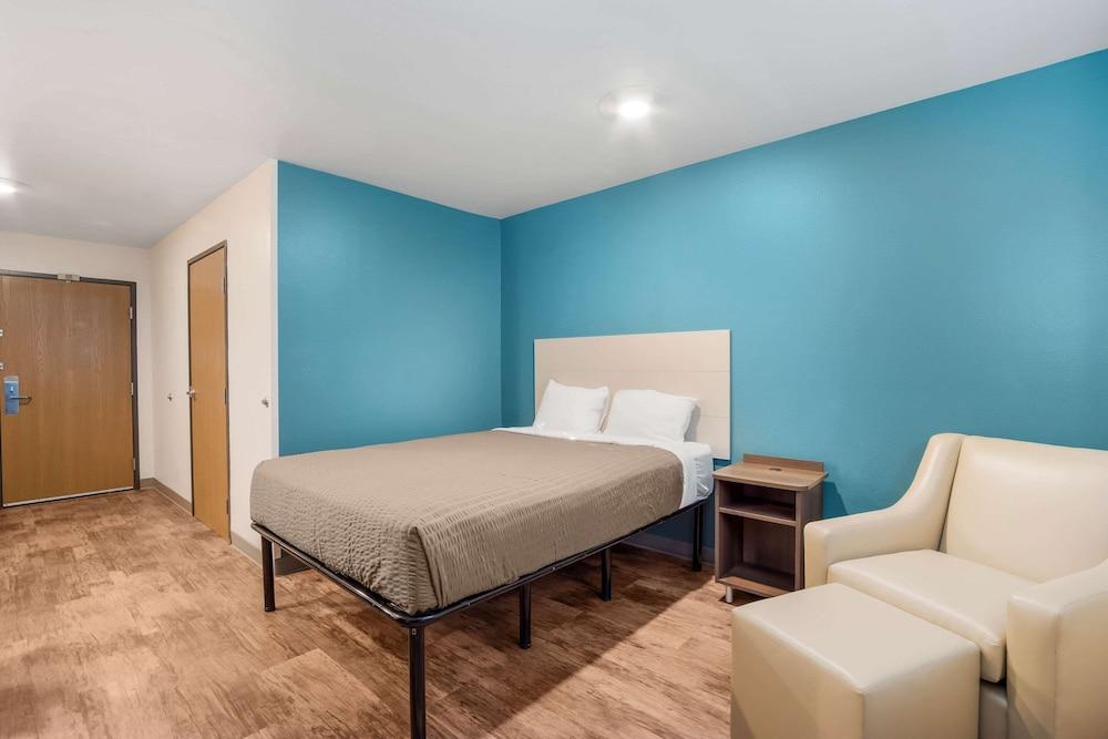 WoodSpring Suites North Charleston Airport I-526 photo 8