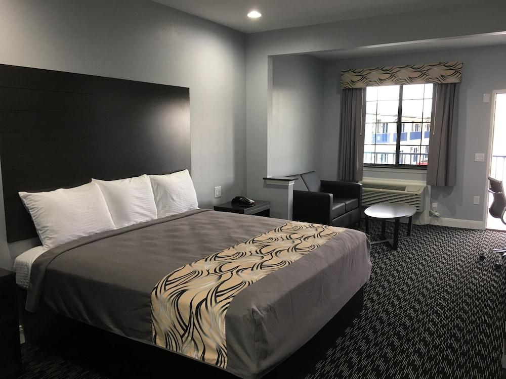 Platinum Inn and Suites photo 9