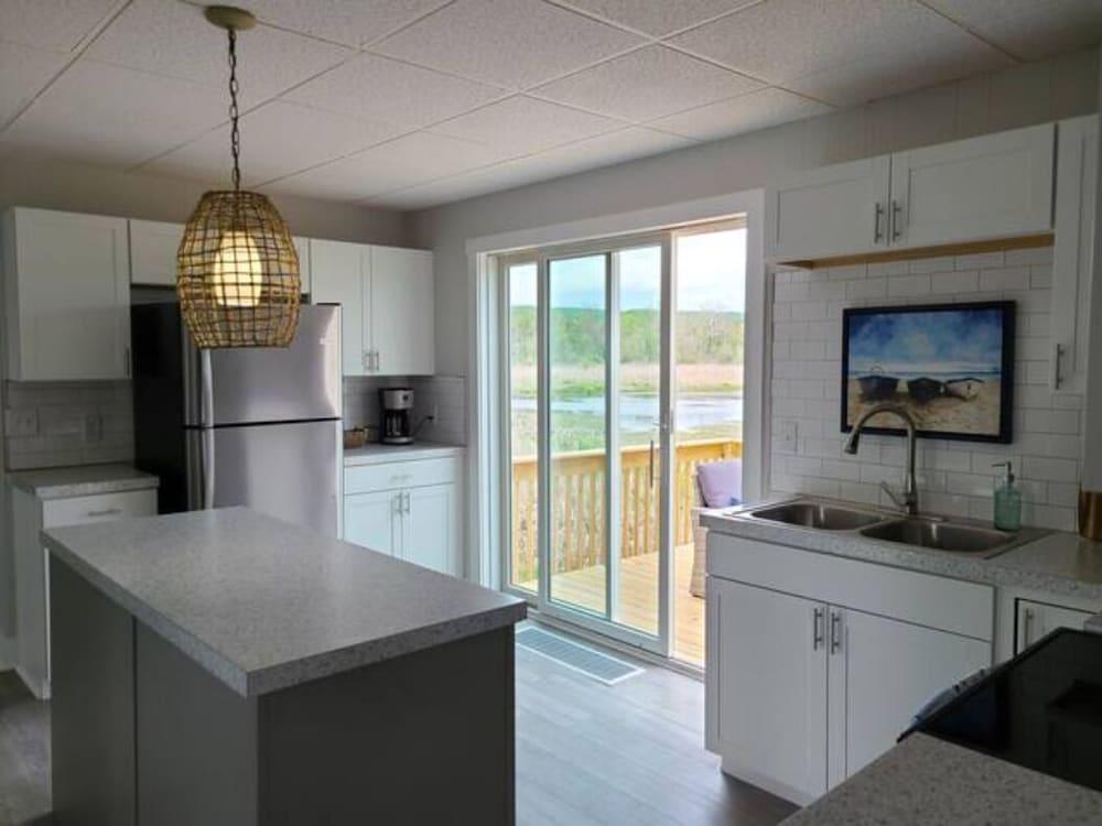 Coastal Inn photo 40