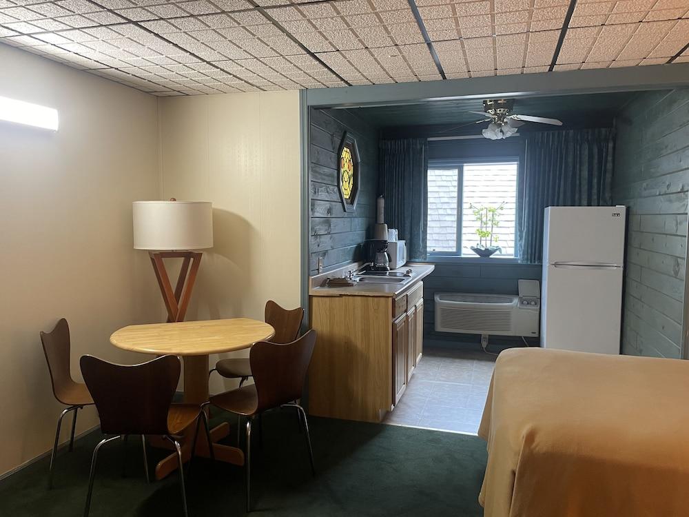 Lake Crest Inn photo 17