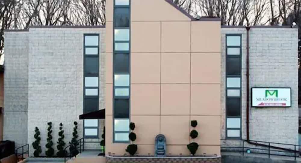 Meadowbrook Motor Lodge photo 1
