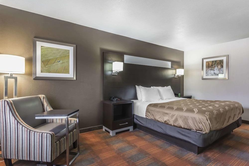 Quality Inn & Suites Stuttgart North photo 20