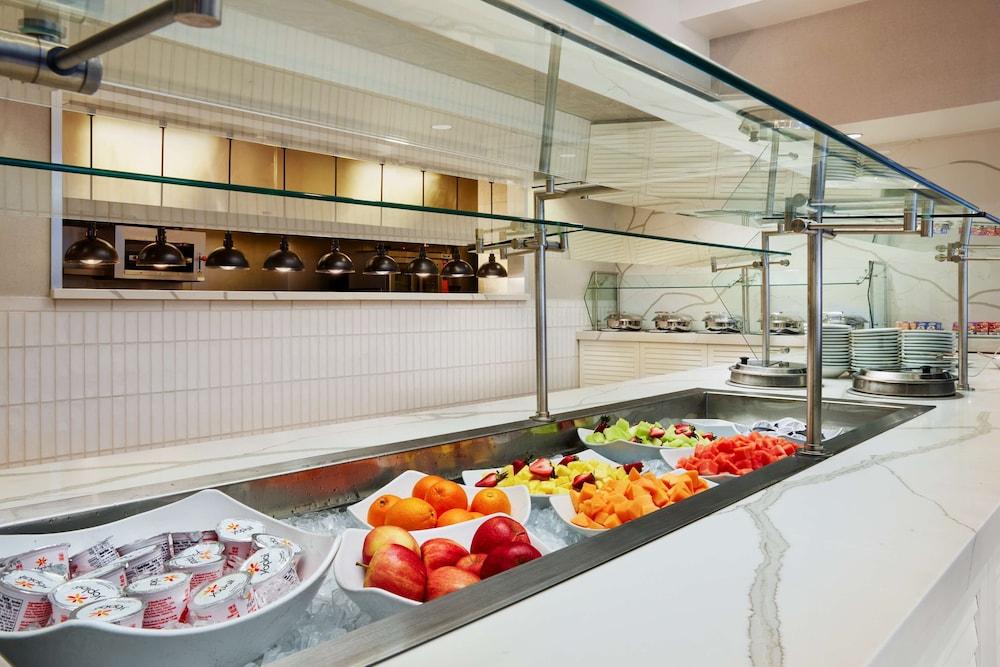 Hilton Charlotte Airport photo 4