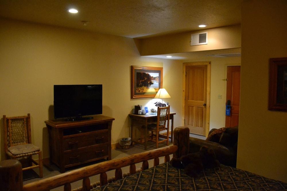 Daniels Summit Lodge photo 7