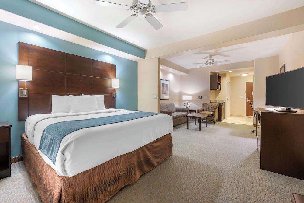 Best Western Plus Midland Suites photo 7