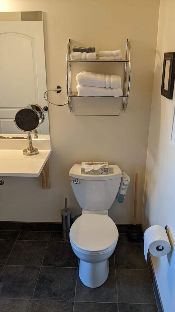 The Meadowlark Inn photo 19