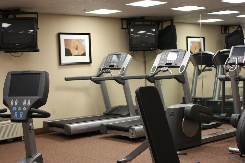 DoubleTree by Hilton Boston - Milford photo 32
