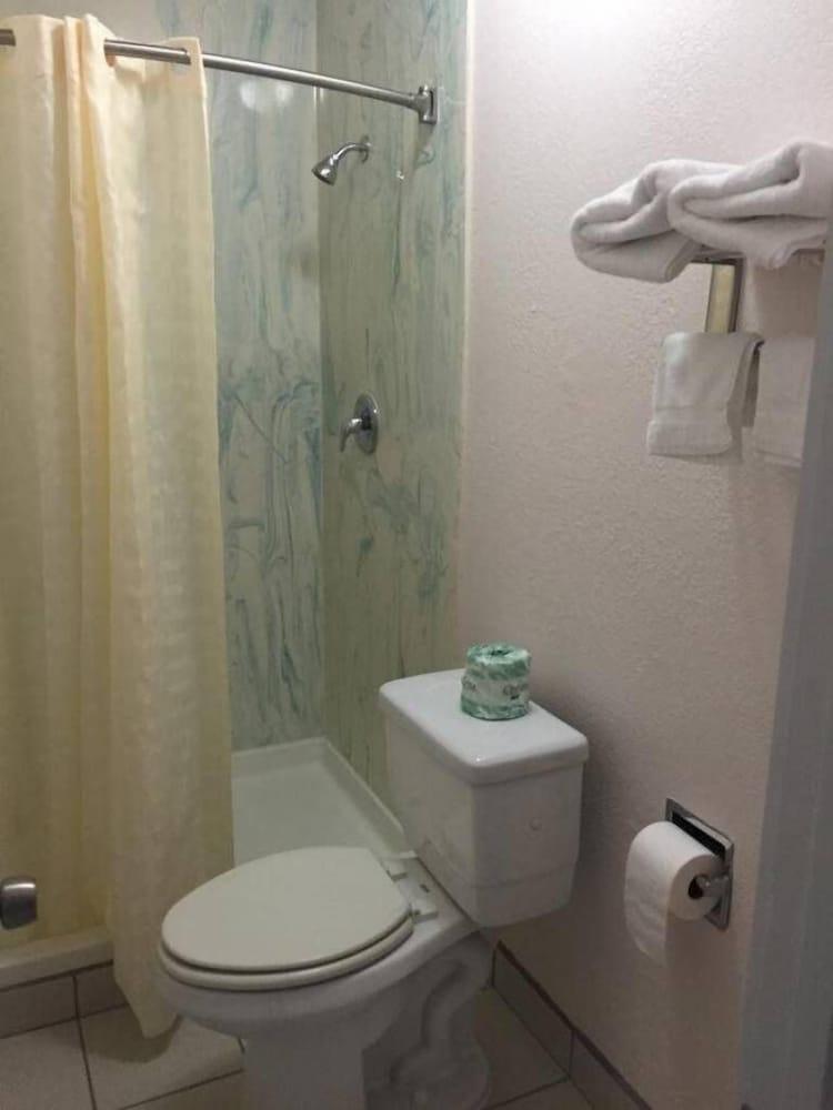 Travel Inn Motel photo 22