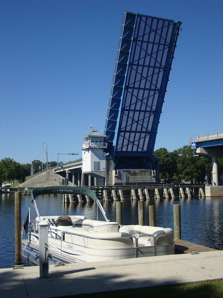 Astor Bridge Marina & Motel photo 23