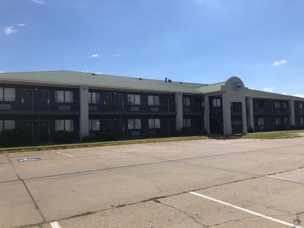 Americas Best Value Inn Brinkley photo 19
