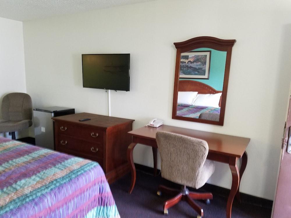 Indysouth western inn photo 5