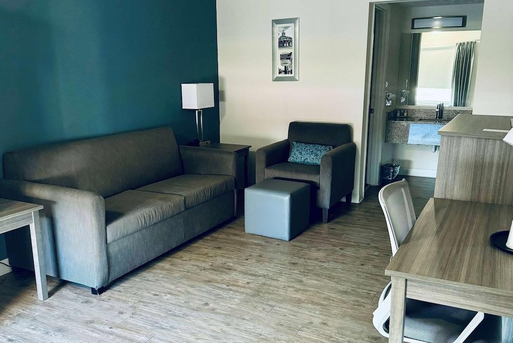Ramada by Wyndham Lumberton photo 9