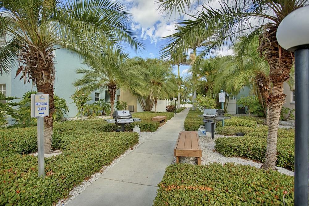 Barefoot Beach Resort photo 9