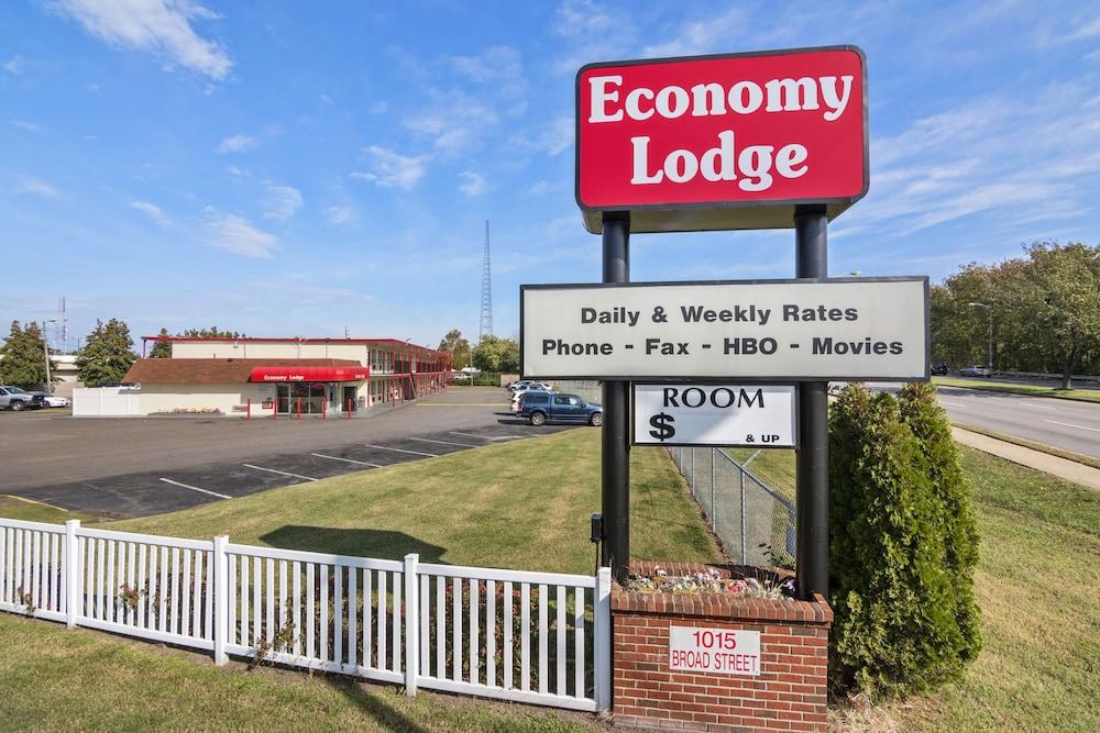 Economy Lodge photo 1