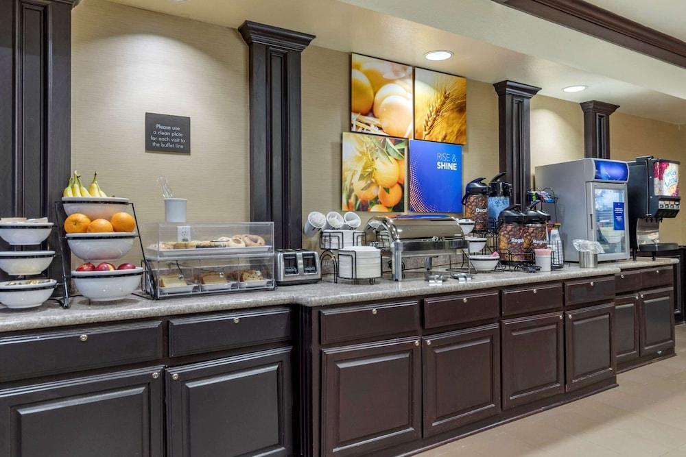 Comfort Inn & Suites Texas Hill Country photo 31