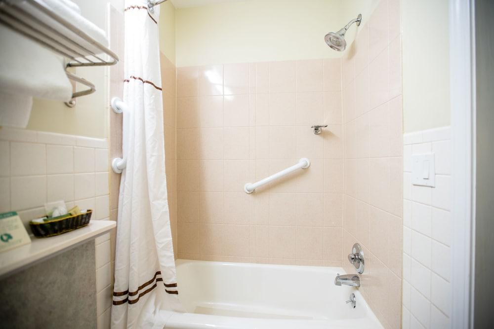 Relax Inn & Suites photo 76