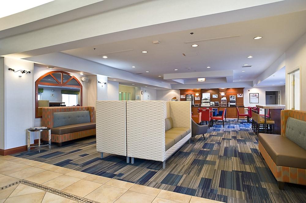 Holiday Inn Express Hotel & Suites Vermillion by IHG photo 25