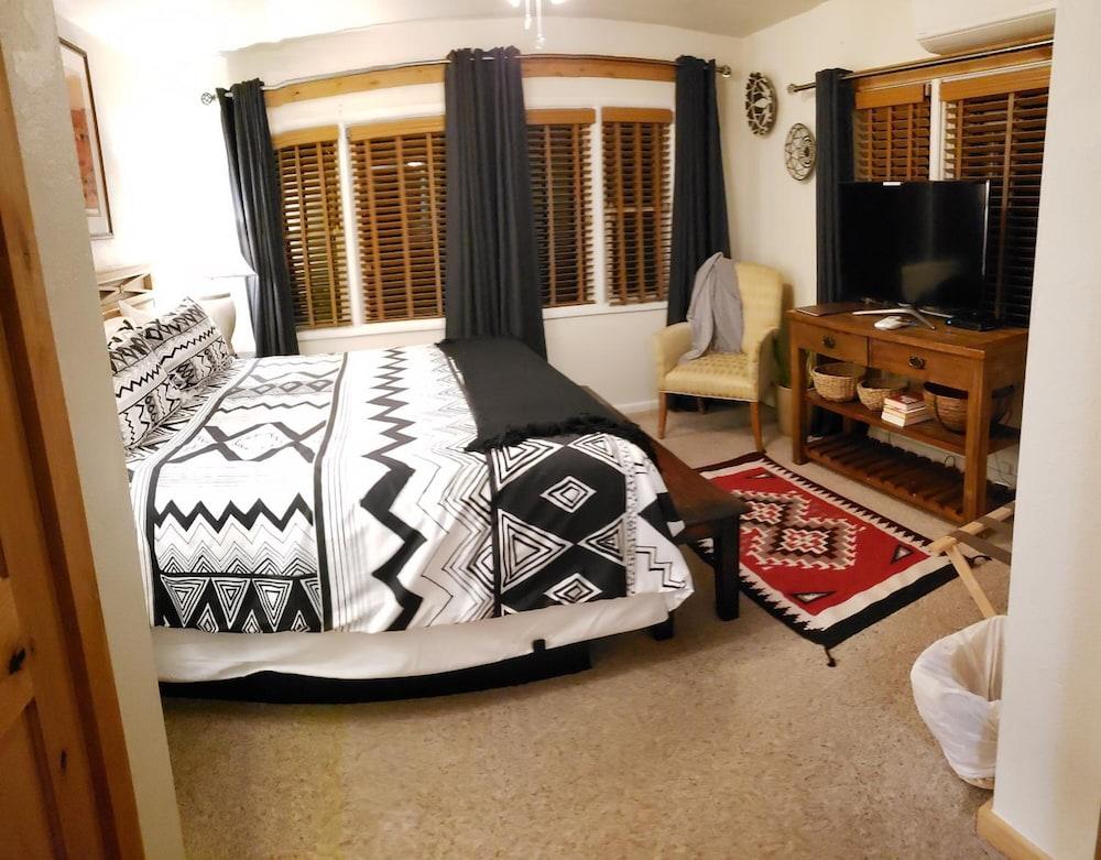 Stone Lizard Lodging photo 6
