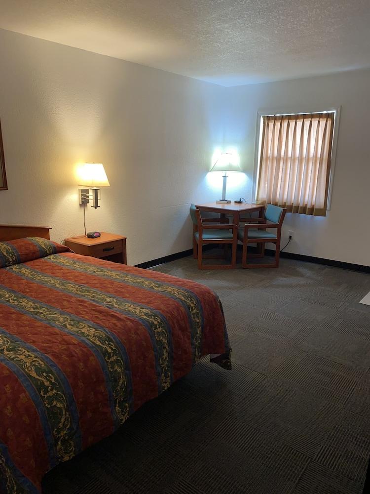 Stuart Motor Lodge photo 9