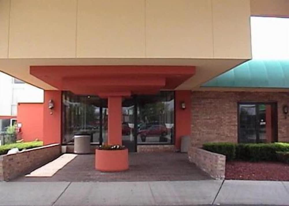 A Victory Inn & Suites - Ann Arbor photo 9