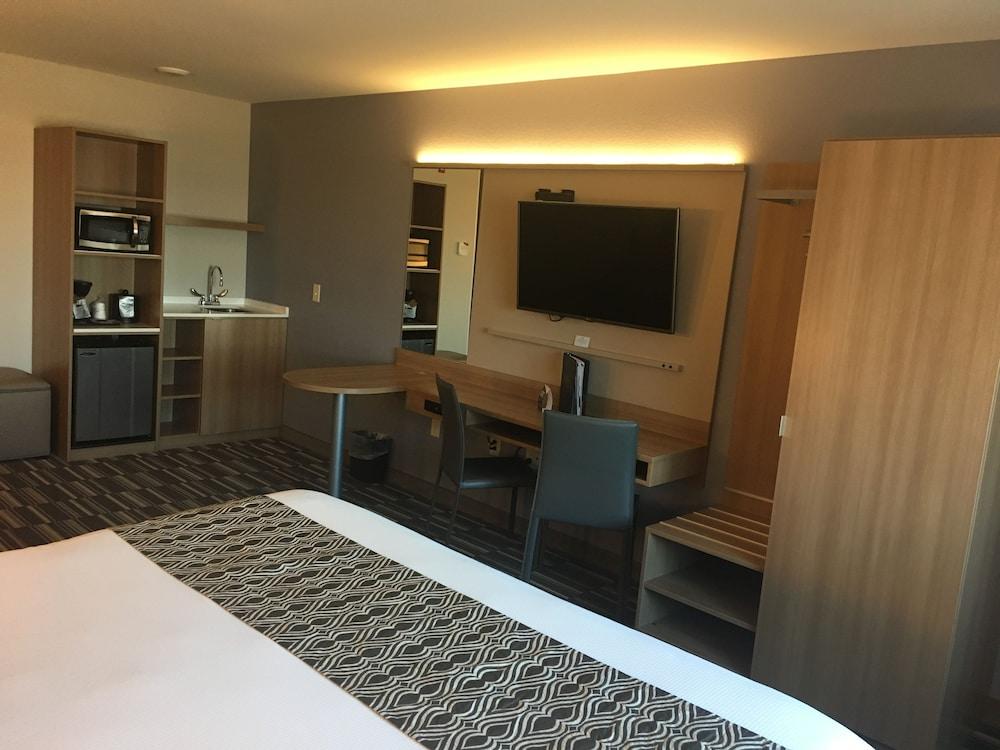 Microtel Inn & Suites By Wyndham Moorhead Fargo Area photo 24