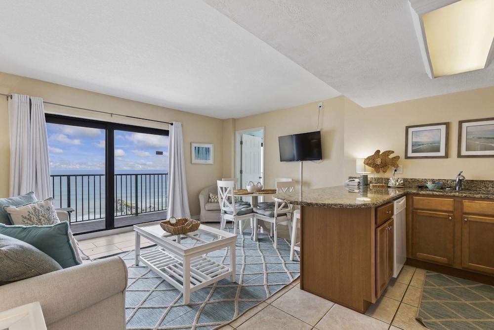 Tropical Suites at Sunglow Resort photo 89