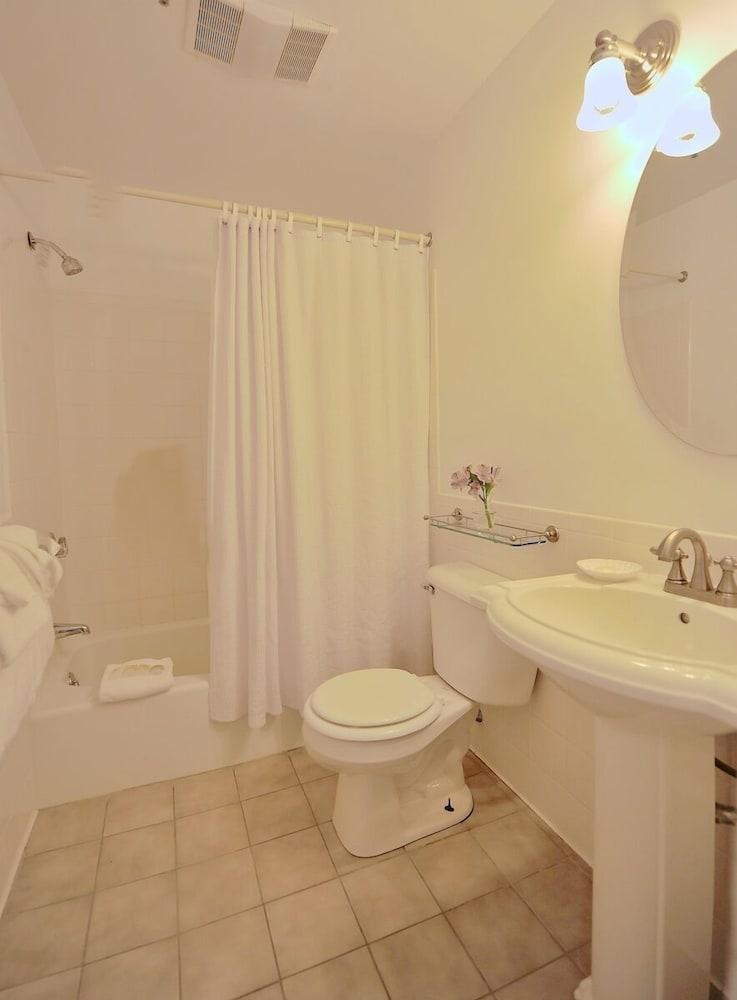 Jailhouse Inn photo 29