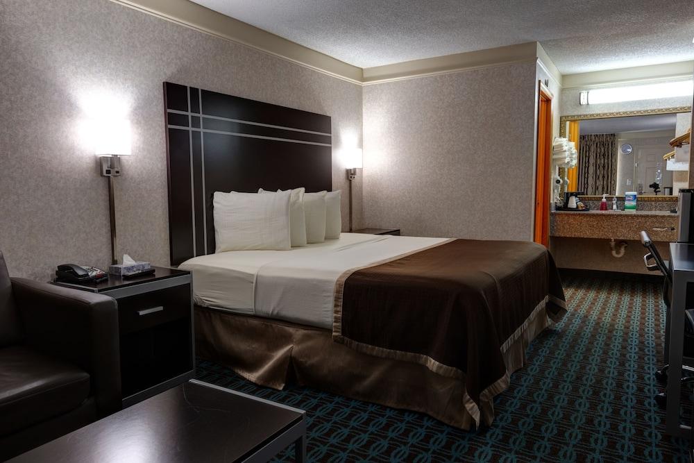 Deluxe Inn Fayetteville - I-95 Exit 49 photo 6