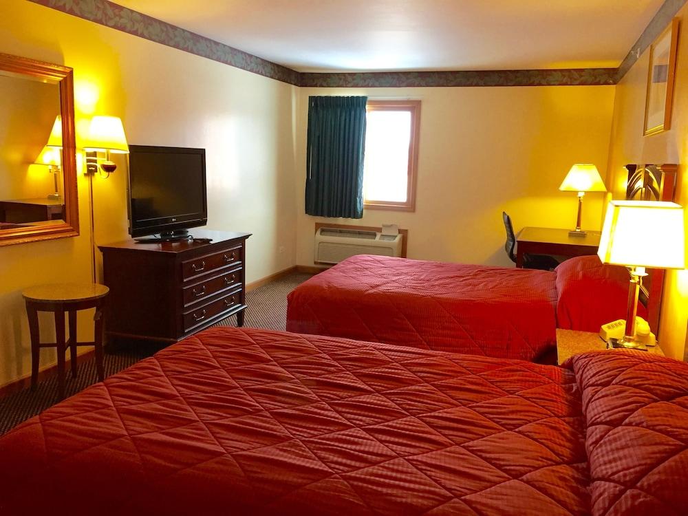 Executive Inn and Suites photo 4