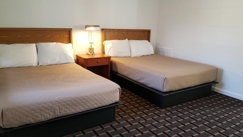 Budget Inn Breezewood photo 7