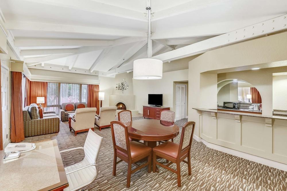 Hilton Phoenix Tapatio Cliffs Resort photo 13